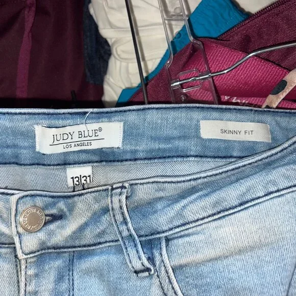 Judy Blue Skinny Jeans Distressed - Picture 2 of 3